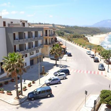 Residence Eloisa Appartamenti バレストラーテ エクステリア 写真